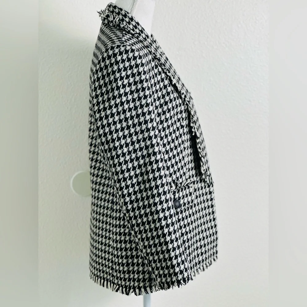 Express Black and White Houndstooth Double Breasted Tweed Blazer Size Medium
